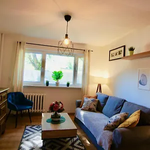 https://mlociny-metro-apartment-2.warsawhotelspoland.com