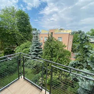 https://chic-apartment-in-vibrant-area-national-stadium-saska-kpa.warsawhotelspoland.com